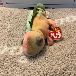 Iggy the Iguana 1997. Again this is a vintage beanie.